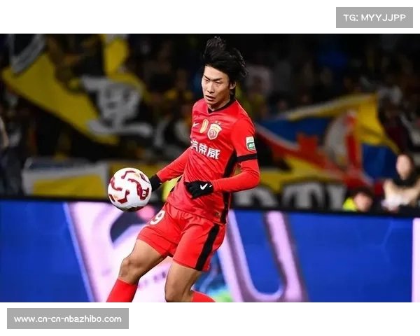 海港20岁新星李新翔闪耀赛季斩获6球3助攻潜力获广泛认可